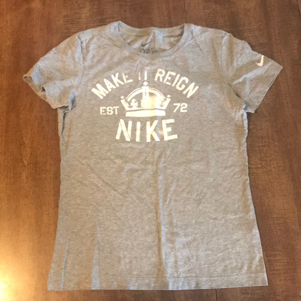 Nike make it reign tee